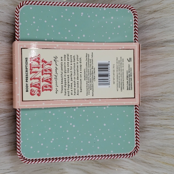 Rose Sented Soap Petals - Picture 3 of 4